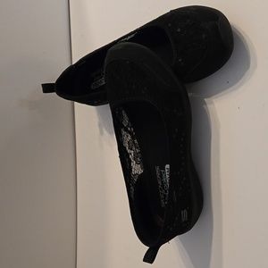 SKETCHERS slip on sneakers